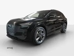 Mythosschwarz metallic Gebraucht 2025 Audi Q4 e-tron Ambiente SUV | CHF 49’990 (Guter Preis)