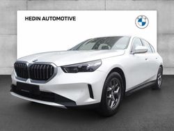 Weiss Gebraucht 2024 BMW 520 Comfort Edition Limousine | CHF 66’900