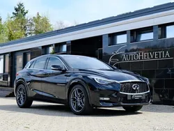 Infiniti Q30