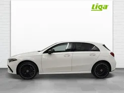 Weiss Gebraucht 2023 Mercedes A250 AMG line Limousine | CHF 40’900 (Etwas zu teuer)