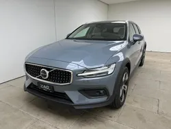Grau Gebraucht 2023 Volvo V60 CC Ultimate Kombi | CHF 54’900 (Fairer Preis)