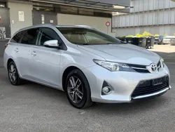 Gebraucht 2015 Toyota Auris Touring Sports Luna Kombi | CHF 9’900 (Superpreis)