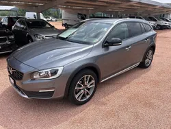 Gebraucht 2017 Volvo V60 CC Pro Kombi | CHF 15’900 (Superpreis)