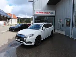 Weiss Gebraucht 2021 Mitsubishi Outlander P-HEV SUV | CHF 25’800 (Guter Preis)