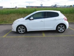 Gebraucht 2012 Peugeot 208 Allure Kleinwagen | CHF 3’500 (Teuer)
