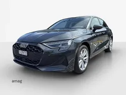 Grigio manhattan metallizzato Gebraucht 2024 Audi A3 Sportback Attraction Limousine | CHF 35’300 (Fairer Preis)