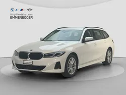 Weiss Gebraucht 2023 BMW 320 Comfort Edition Kombi | CHF 36’900 (Fairer Preis)