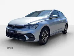 Reflexsilber metallic Gebraucht 2024 VW Polo Life Limousine | CHF 21’400 (Fairer Preis)