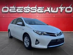 Gebraucht 2013 Toyota Auris Touring Sports Luna Kombi | CHF 11’990 (Fairer Preis)