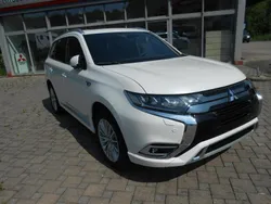 Weiss Gebraucht 2017 Mitsubishi Outlander SUV | CHF 15’900 (Fairer Preis)