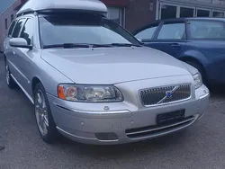 Gebraucht 2004 Volvo V70 Summum Kombi | CHF 5’500 (Etwas zu teuer)