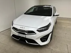 Weiss Gebraucht 2023 Kia Ceed Sportswagon Style Kombi | CHF 29’900 (Etwas zu teuer)