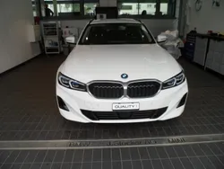Gebraucht 2023 BMW 330e Kombi | CHF 31’900