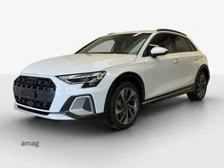 Gletscherweiss metallic Gebraucht 2024 Audi A3 Attraction Limousine | CHF 39’980 (Fairer Preis)
