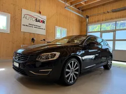 Gebraucht 2016 Volvo V60 Summum Kombi | CHF 15’900 (Guter Preis)