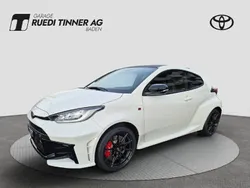 Weiss Neu 2025 Toyota Yaris Sport Limousine | CHF 51’800 (Etwas zu teuer)