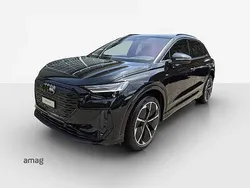 Mythosschwarz metallic Gebraucht 2024 Audi Q4 e-tron Ambiente SUV | CHF 52’980 (Teuer)