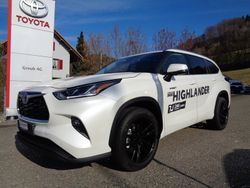Weiss Gebraucht 2023 Toyota Highlander Premium SUV | CHF 66’500 (Etwas zu teuer)
