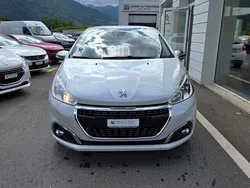 Gebraucht 2015 Peugeot 208 Active Kleinwagen | CHF 7’400 (Fairer Preis)