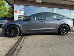 Gebraucht 2021 Tesla Model 3 Performance Limousine | CHF 27’777 (Etwas zu teuer)