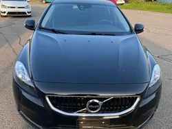 Gebraucht 2016 Volvo V40 R-Design Momentum Kombi | CHF 8’999