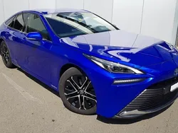 Blau Gebraucht 2022 Toyota Mirai Premium Limousine | CHF 37’900 (Etwas zu teuer)