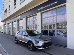 Grau Gebraucht 2024 Kia Niro Style SUV | CHF 39’900 (Etwas zu teuer)