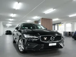 Gebraucht 2020 Volvo V60 Momentum Kombi | CHF 27’890 (Fairer Preis)