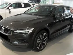 Neu 2025 Volvo V60 CC Plus Kombi | CHF 55’500 (Superpreis)