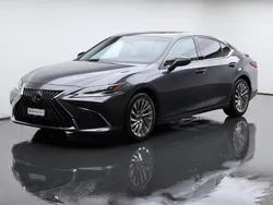 Grau Gebraucht 2023 Lexus ES300H Limousine | CHF 46’900 (Fairer Preis)