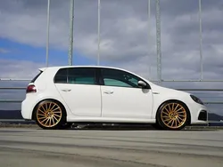 Gebraucht 2011 VW Golf VI R Limousine | CHF 16’555 (Teuer)