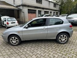 Gebraucht 2004 Alfa Romeo 147 Distinctive Kleinwagen | CHF 300