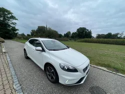 Gebraucht 2015 Volvo V40 R-Design Kinetic Kombi | CHF 11’900 (Fairer Preis)