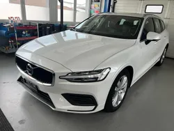 Gebraucht 2020 Volvo V60 Momentum Kombi | CHF 24’500 (Fairer Preis)
