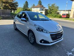 Gebraucht 2017 Peugeot 208 Allure Kleinwagen | CHF 7’900 (Etwas zu teuer)
