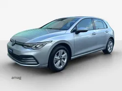 Reflexsilber metallic Gebraucht 2024 VW Golf VIII Life Limousine | CHF 27’900 (Fairer Preis)