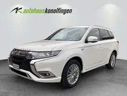 Weiss Gebraucht 2019 Mitsubishi Outlander P-HEV SUV | CHF 22’900 (Etwas zu teuer)