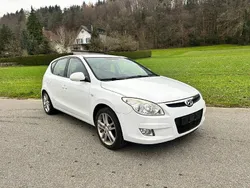Weiss Gebraucht 2008 Hyundai i30 Premium Limousine | CHF 3’900 (Etwas zu teuer)
