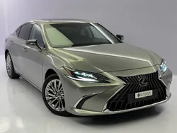 Silber Gebraucht 2024 Lexus ES300H Limousine | CHF 54’500 (Fairer Preis)