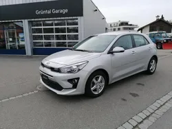 Silber Gebraucht 2021 Kia Rio Limousine | CHF 17’900 (Fairer Preis)
