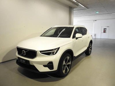 Weiss Neu 2025 Volvo XC40 Core SUV | CHF 45’450