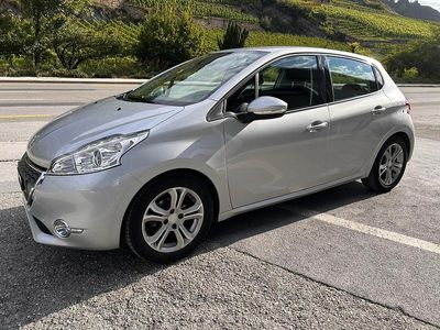 Gebraucht 2012 Peugeot 208 Allure Kleinwagen | CHF 8’500 (Teuer)