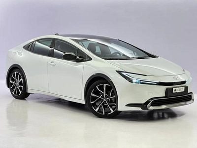 Weiss Gebraucht 2025 Toyota Prius Plug-in Hybrid Premium Kleinwagen | CHF 39’850