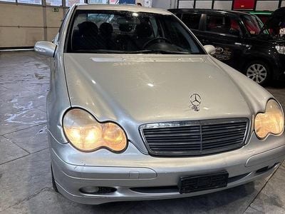 Gebraucht 2000 Mercedes C240 Avantgarde Limousine | CHF 1’200 (Guter Preis)