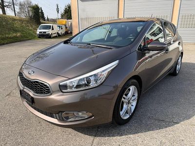 Gebraucht Kia Ceed 135 PS (99 kW) 2015 Kleinwagen