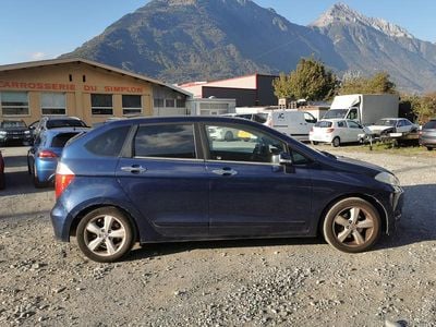 Gebraucht 2004 Honda FR-V Comfort Van / Kleinbus | CHF 700