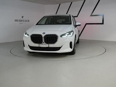 Weiss Gebraucht 2022 BMW 218 Active Tourer Comfort Edition Van / Kleinbus | CHF 31’999 (Teuer)