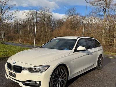 Gebraucht BMW 330 Sport Line 258 PS (189 kW) 2013 Kombi