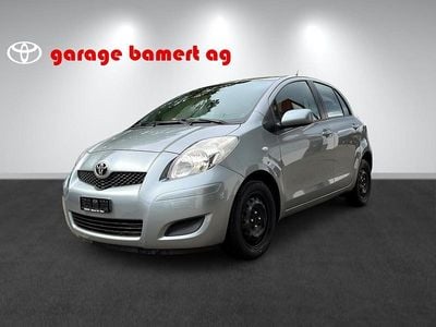 Grau Gebraucht 2011 Toyota Yaris Luna Limousine | CHF 5’990 (Teuer)