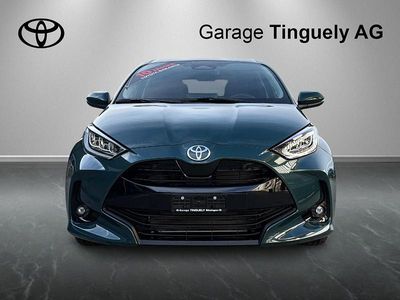 Grün Neu 2025 Toyota Yaris Hybrid Trend Limousine | CHF 28’340 (Etwas zu teuer)